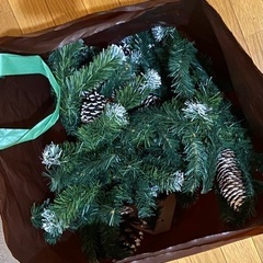 クリスマス飾りとクッションカバー(2枚)3点セットの画像