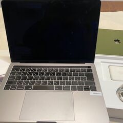 Mac book PRO 2019  マジックマウス付　充電器 ケース付き　13インチ 元箱ありの画像