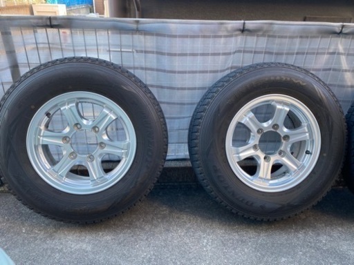 ハイエース　スタッドレス　195/80R15  LT  DUNLOP