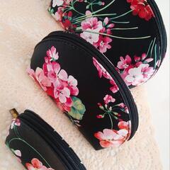 花柄ポーチ　3点　の画像