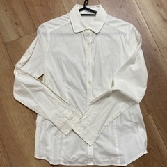 コムサイズム　レディーススーツ　就活スーツ　上下セット　OFUON白シャツ付の画像