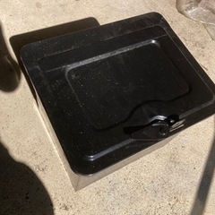 今回最終値下げしました！トヨタダイナ　工具箱
