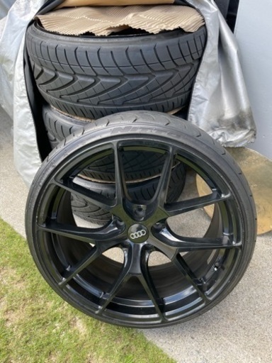 アウディ　BMW  ベンツ　20インチホイール　その他パーツ 　ホイールスペーサーその他グリル
等パーツ付き付き