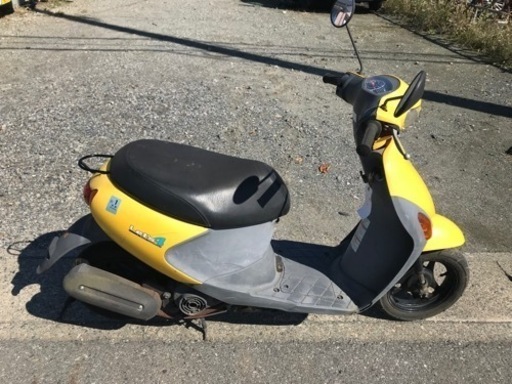 スズキ　レッツ4 黄色　セルでエンジンがかかります。