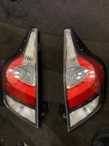 アクア　テールランプ