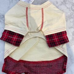 ▼値下げ▼ 新品 未使用 ペット服 トレーナー重ね着風 小型犬 ワンちゃん4号サイズ 参考価格・2625円 店舗販売 南区花畑の画像