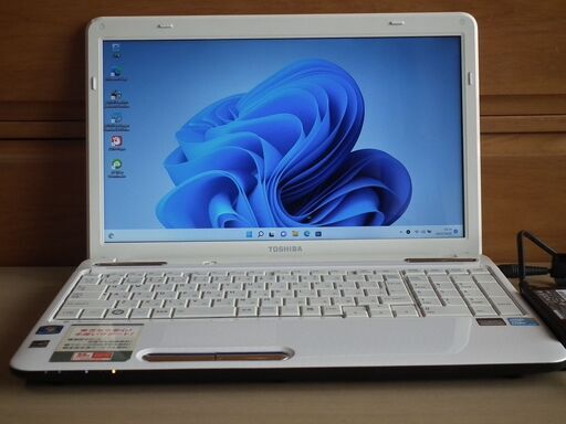 【SSD240GB搭載WIN11Pro64bit 東芝 Dynabook T350/56AW Core-i5/ﾒﾓﾘ4GB/Office365】