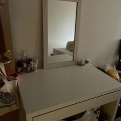 10/31まで　IKEA MICKE デスク