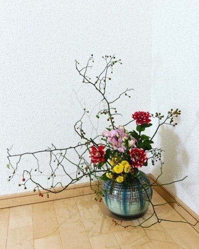 玄関や床の間等に置く生け花