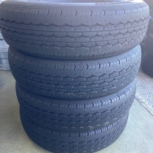 ハイエースなど　195/80R15