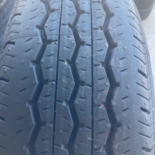 ハイエースなど　195/80R15