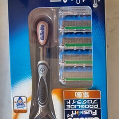 『ジレット　カミソリ＋プラウドメン化粧品3種』
