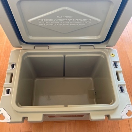 【お値下げ済】M.O.L 高耐久型ハードクーラーボックス M MOL-CH50 (約38L) [モル キャンプ アウトドア 保冷]