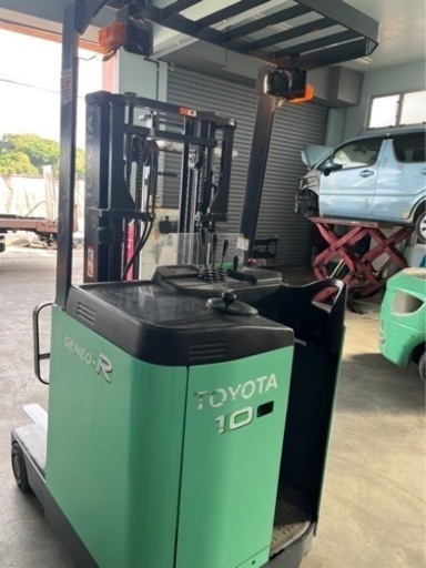 トヨタ　TOYOTA リーチフォークリフト