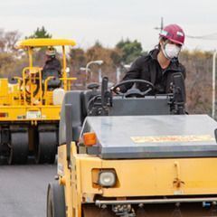 BBQや旅行、スノボも！まるで部活のような職場(>艸<●)舗装工事作業員の画像