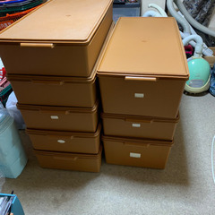 中古のタッパーウエア