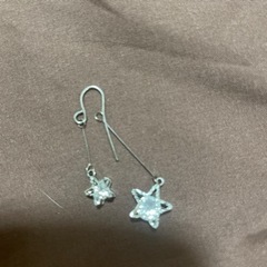星型　キラキラ　ピアス