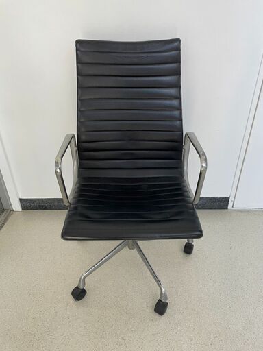 【破格!!】HERMAN MILLER（ハーマンミラー）Eames Aluminum Group Executive Chair