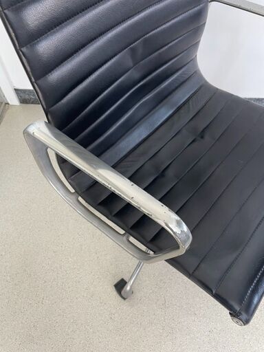 【破格!!】HERMAN MILLER（ハーマンミラー）Eames Aluminum Group Executive Chair