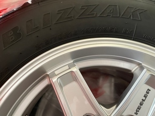 キャンピングカー用　スタッドレスタイヤ　アルミ付き