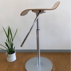 オカムラ製　メルチェ　スツールの画像