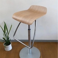 オカムラ製　メルチェ　スツール