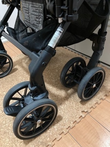 【おもち様お取引き予定】コンビベビーカー　スゴカル4キャス