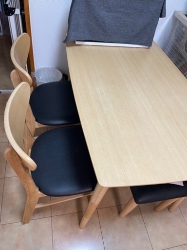 【引き取り予定者決定】4人掛け　ダイニングテーブル　セット