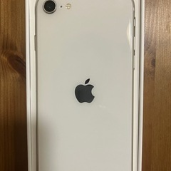 iPhone se第3世代　128gb スターライト　ホワイトの画像