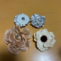 ヘアアクセ、ネックレス、ブレスレット、ブローチの画像