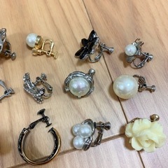【訳あり／0円】イヤリング 17点 全て片方のみの画像