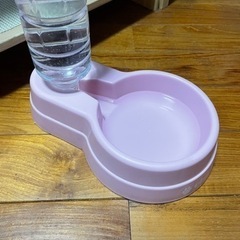 こちらのペット給水器ですが探してます。