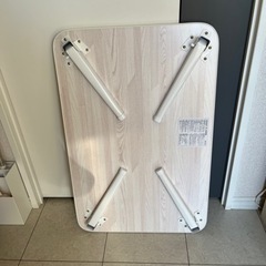 本日限定無料！新品未使用☆折り畳みテーブルの画像