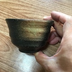 橘陶器の湯呑み茶碗の画像