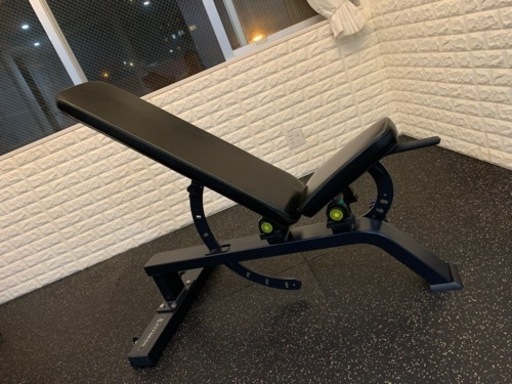 アジャスタブルインクラインベンチ