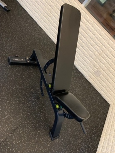 アジャスタブルインクラインベンチ