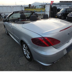 ■002★プジョー 307 ＣＣ★メタルトップ★電動開閉式オープンカー★評価４点物！★ＨＤＤナビ★フォグ★キーレス★ＡＷ１６インチ★ＥＴＣ★クルコン★オシャレ赤黒のレザーシート★オープン動作良好★機関良好★の画像