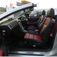 ■002★プジョー 307 ＣＣ★メタルトップ★電動開閉式オープンカー★評価４点物！★ＨＤＤナビ★フォグ★キーレス★ＡＷ１６インチ★ＥＴＣ★クルコン★オシャレ赤黒のレザーシート★オープン動作良好★機関良好★の画像