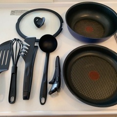 フランス製T-fal チタンフライパン8点セット　キッチンツール付き