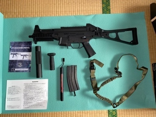 S&T エアソフトガン　UMP45 +各種グッズ