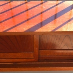 テレビ台にもなる棚の画像