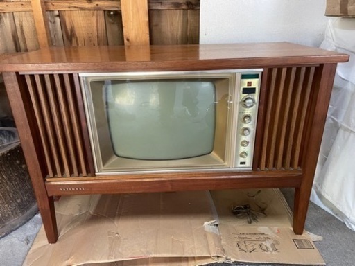 昭和レトロ　テレビ　ビンテージ　インテリア　アンティーク　ウォールナット