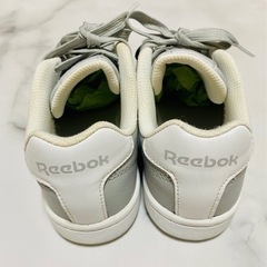 リーボック22.5センチの画像