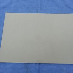 お値下げ！新品未使用品 工作用紙 学校芸能工作用紙 白ボール紙 緑色方眼用紙（35×25マス）絵画 台紙 厚紙 エコ仕様 100枚入り 西岡店の画像