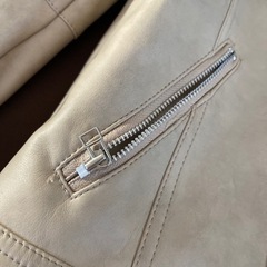 新品　INDIVI インディヴィ　レザージャケット　ライダース　ベージュ の画像