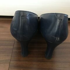 Diana 21.5cmのパンプス（紺）Navy shoes, like newの画像