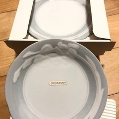 イブサンローラン　皿セットの画像