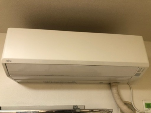 2016年製　エアコン　取り外しからお願いします。