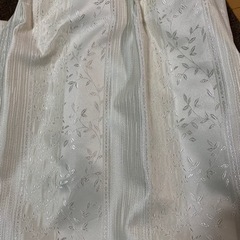 カーテンの画像
