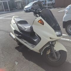 決まりました　ありがとうございます　急いで！！再開、再値下げします。内容更新しました！！　オイル交換しました　好調　値下げします　人気再燃中！！　初代マジェスティ4HC　250　実働　自賠責　ナンバー付き　乗って帰れます！！の画像